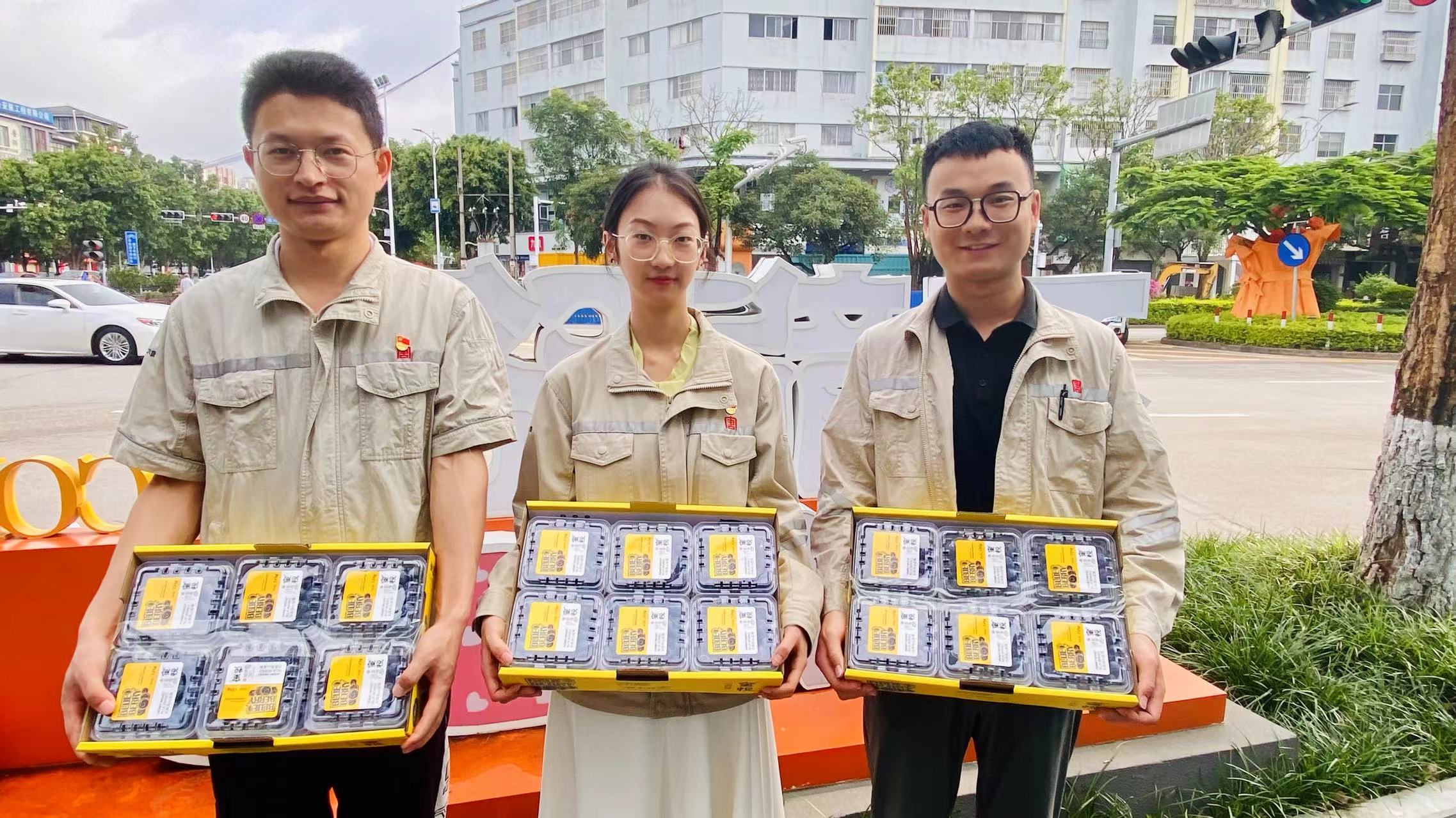 云南公司：消費(fèi)促幫扶 產(chǎn)銷(xiāo)助振興 (1).jpg